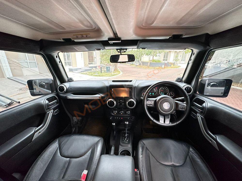 Mobil Jeep Wrangler 2014