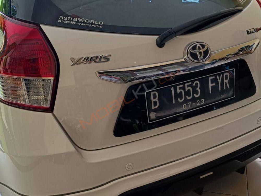 Mobil Toyota Yaris 2015