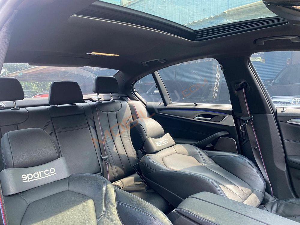Mobil BMW 5 Series 2020