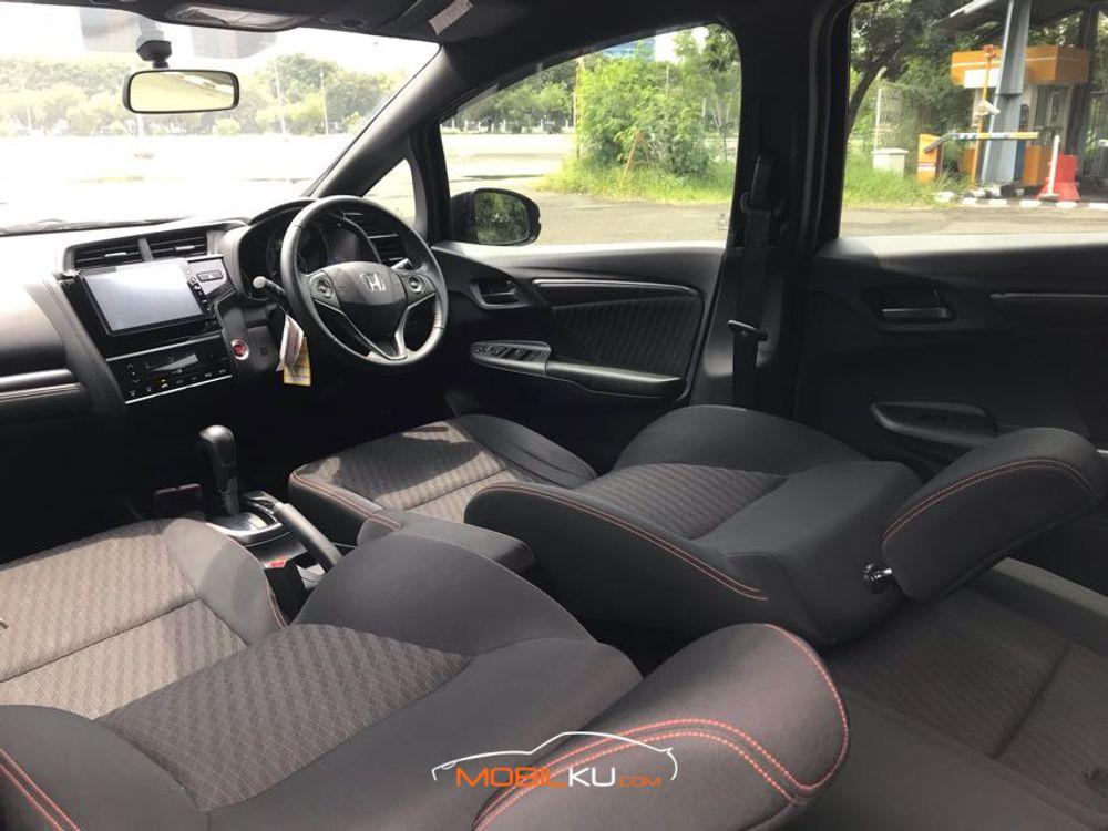 Mobil Honda Jazz 2018