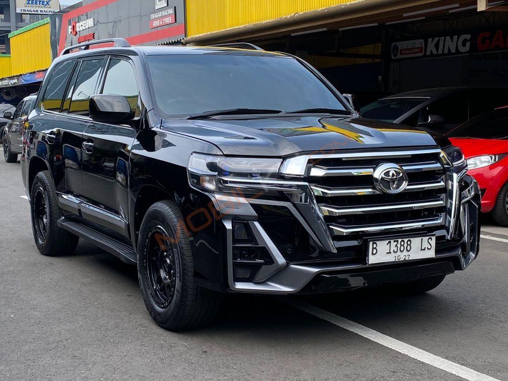 Mobil Toyota Land Cruiser 2008