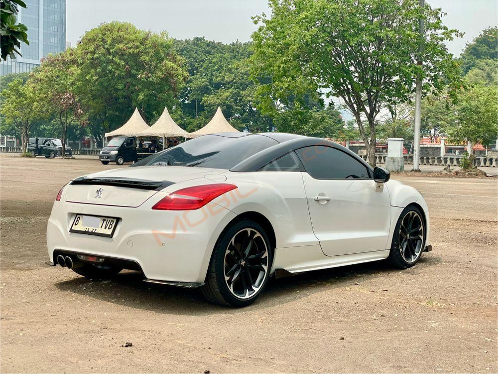 Mobil Peugeot RCZ 2012