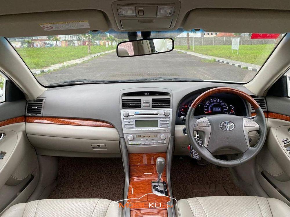 Mobil Toyota Camry 2011