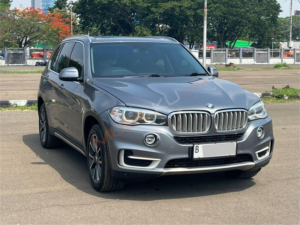 Mobil BMW X5 2015
