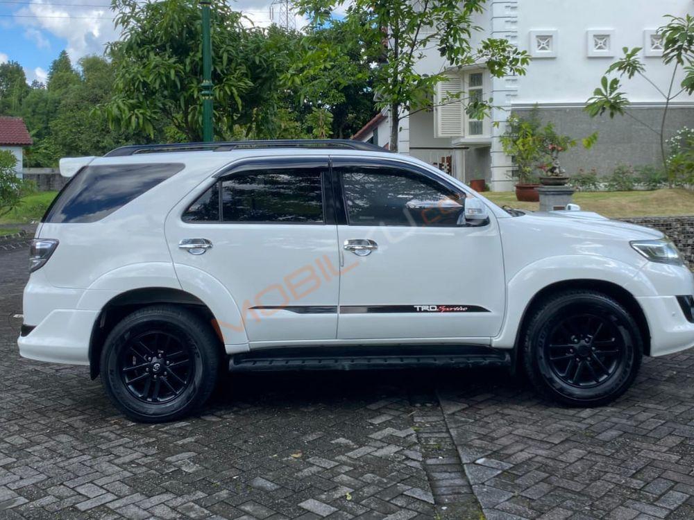 Mobil Toyota Fortuner 2012