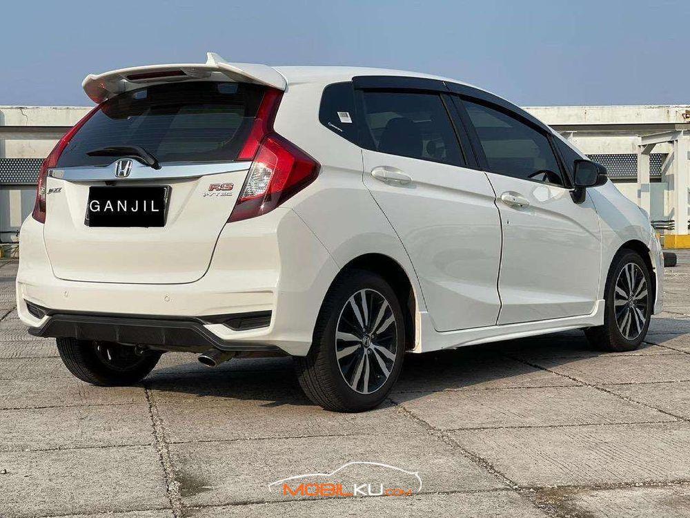 Mobil Honda Jazz 2019
