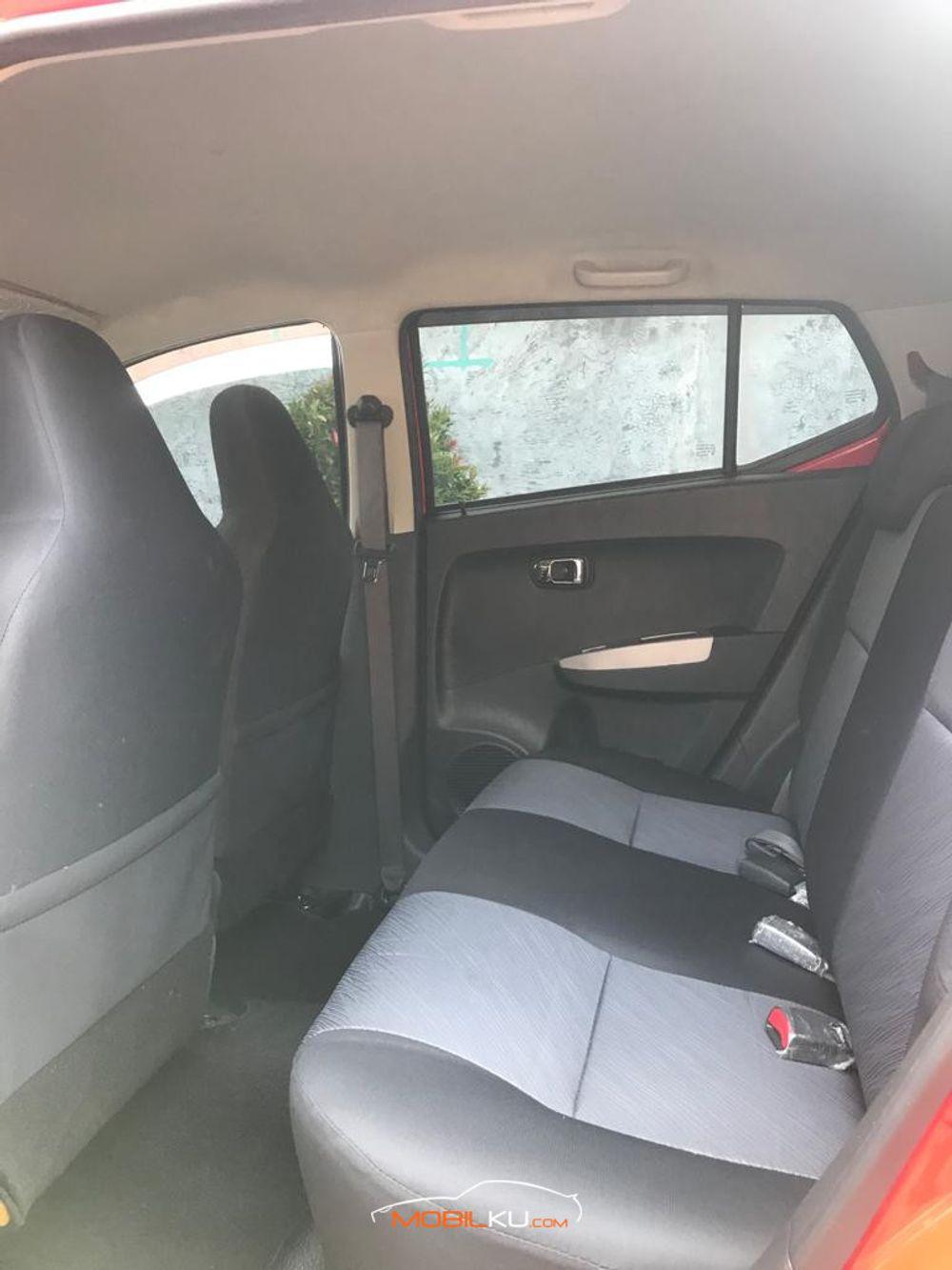 Mobil Daihatsu Ayla 2015