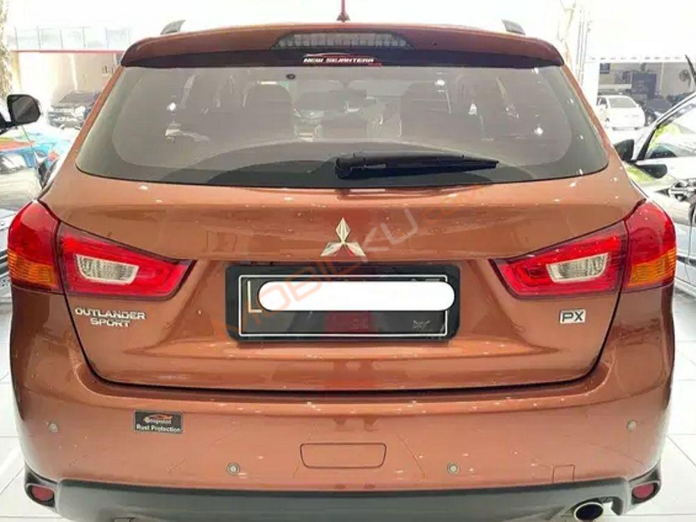 Mobil Mitsubishi Outlander Sport 2015