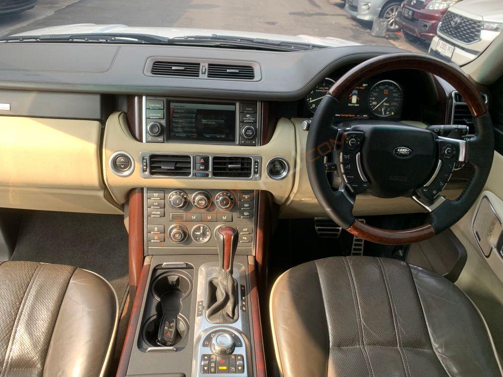 Mobil Land Rover Defender 2012