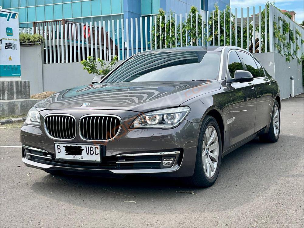 Mobil BMW 7 Series 2013
