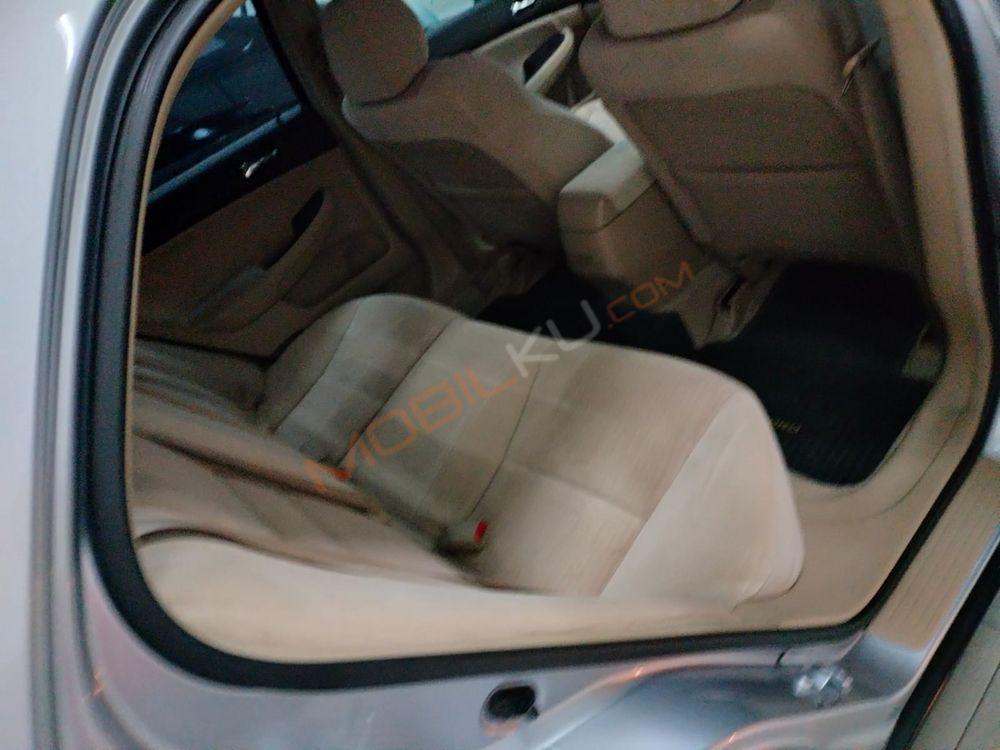 Mobil Honda Accord 2004