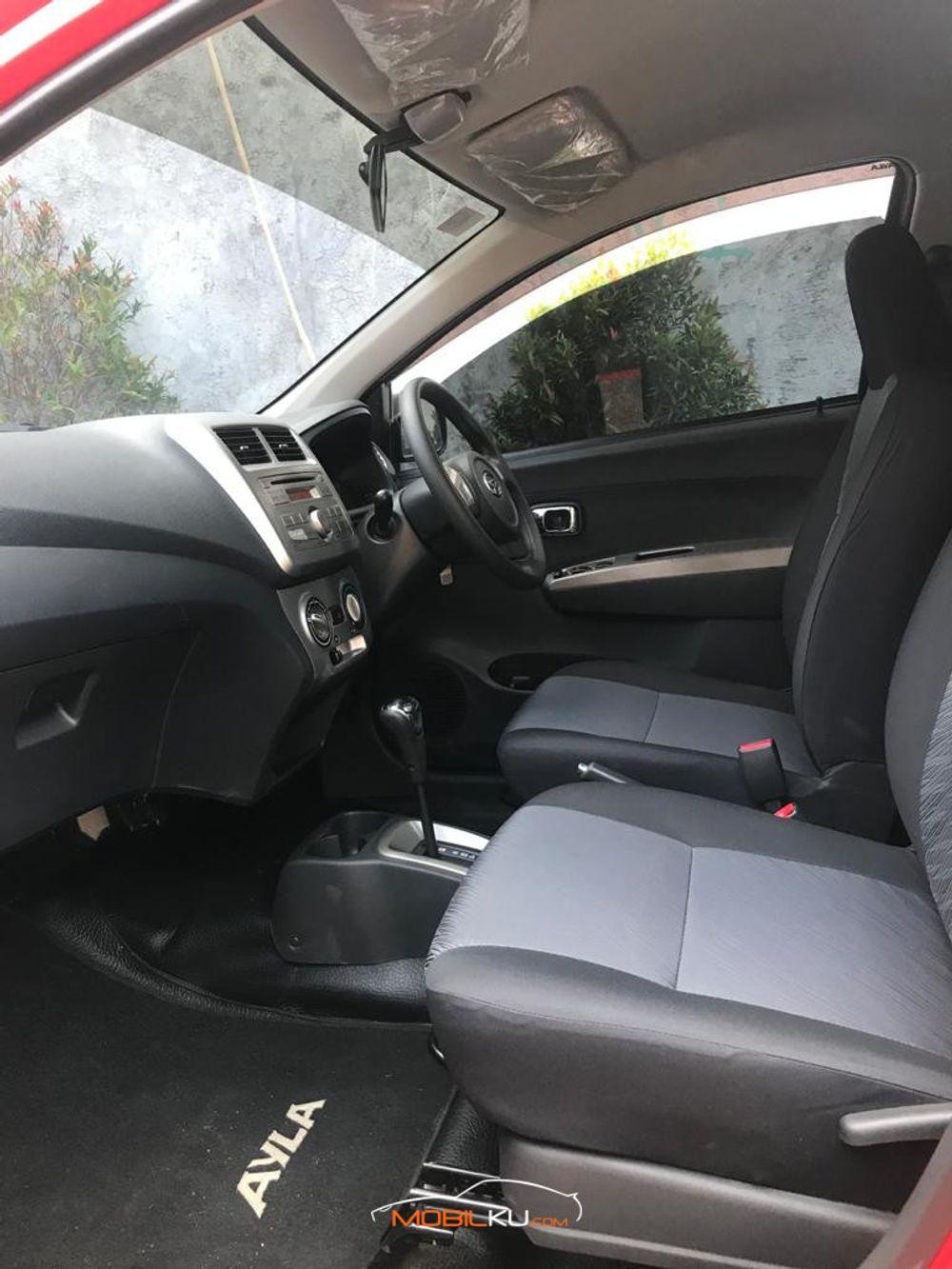Mobil Daihatsu Ayla 2015