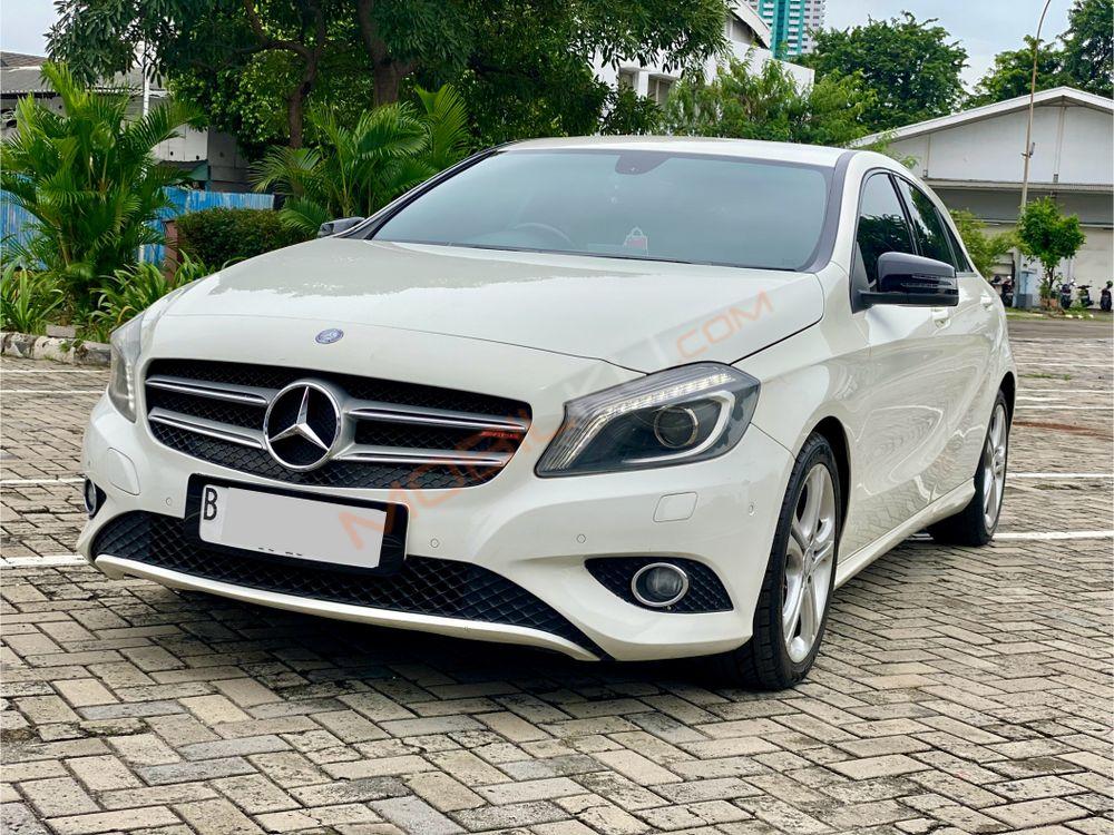 Mobil Mercedes-Benz A-Class 2013