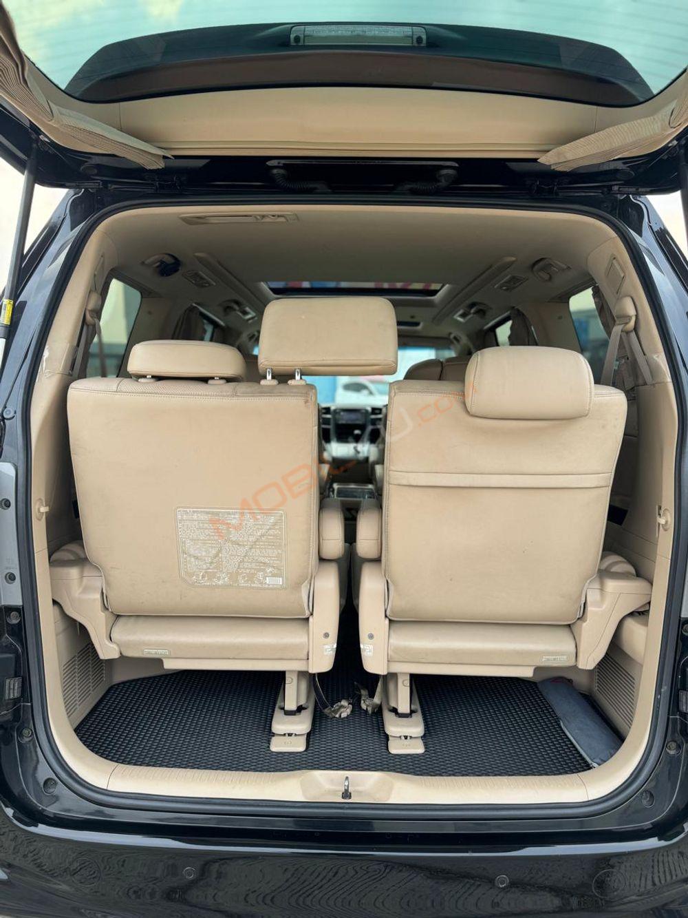 Mobil Toyota Alphard 2014