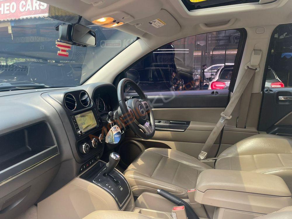Mobil Jeep Compass 2013