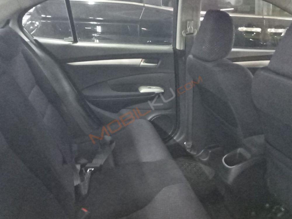 Mobil Honda City Sedan 2010