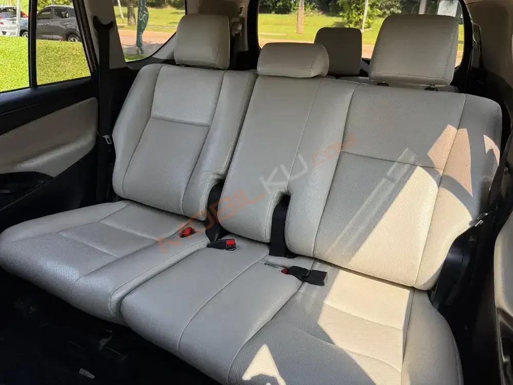 Mobil Toyota Kijang Innova 2018