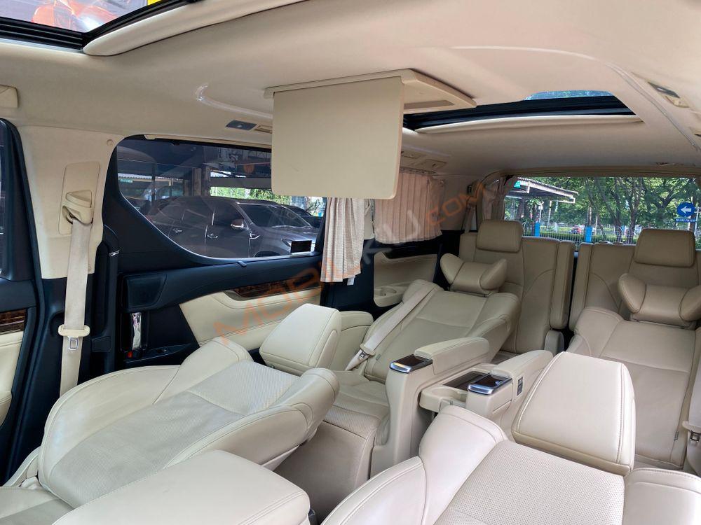 Mobil Toyota Alphard 2020