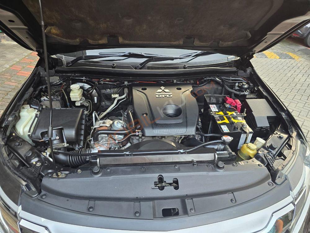 Mobil Mitsubishi Pajero Sport 2016