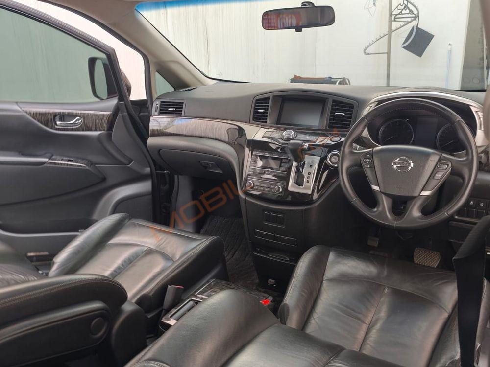 Mobil Nissan Elgrand 2017