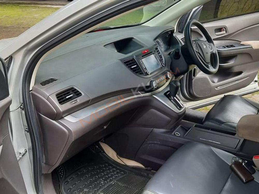 Mobil Honda CR-V 2014