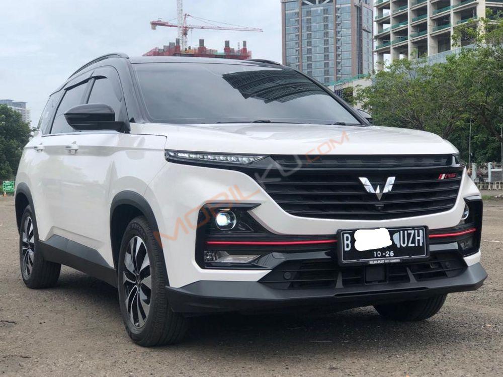 Mobil Wuling Almaz 2021
