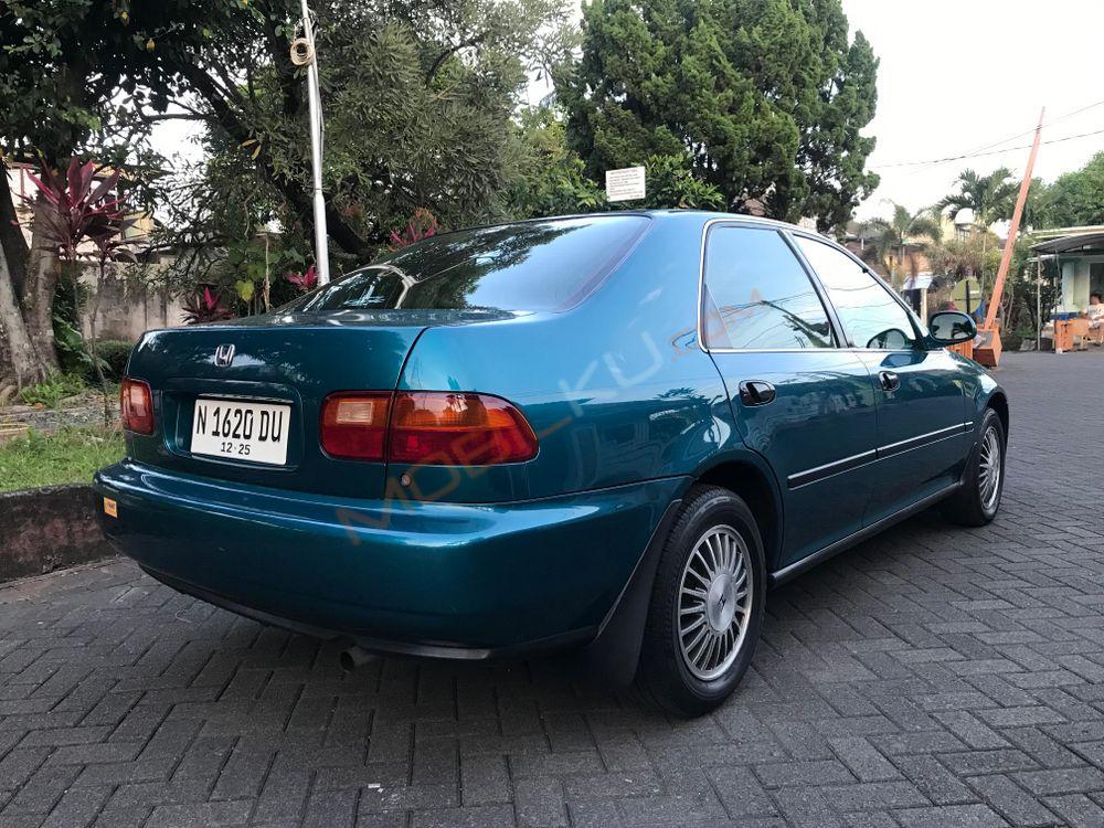 Mobil Honda Civic Sedan 1995