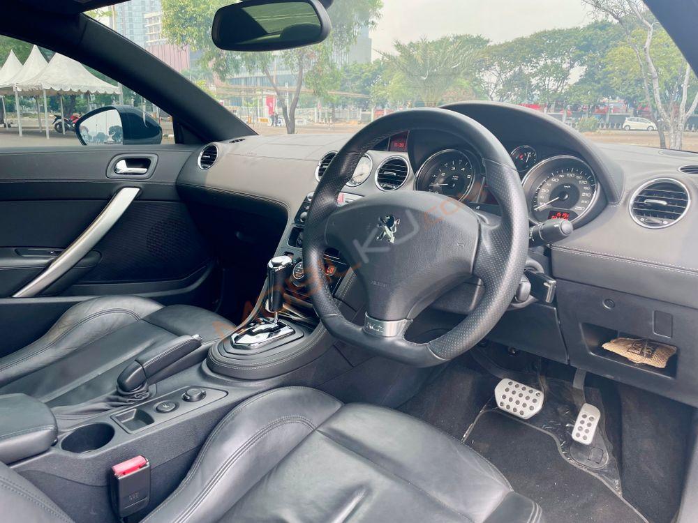 Mobil Peugeot RCZ 2012