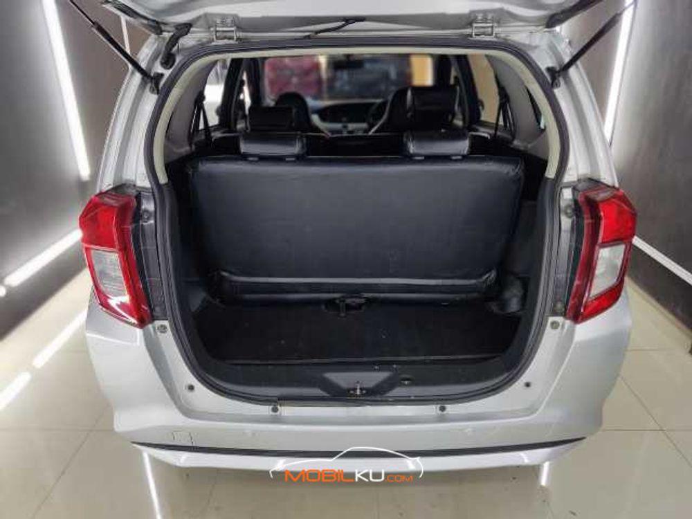 Mobil Toyota Calya 2018