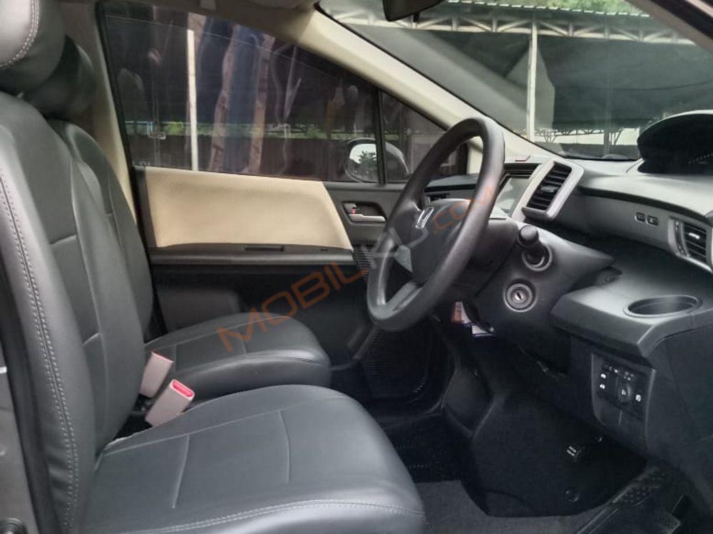 Mobil Honda Freed 2013
