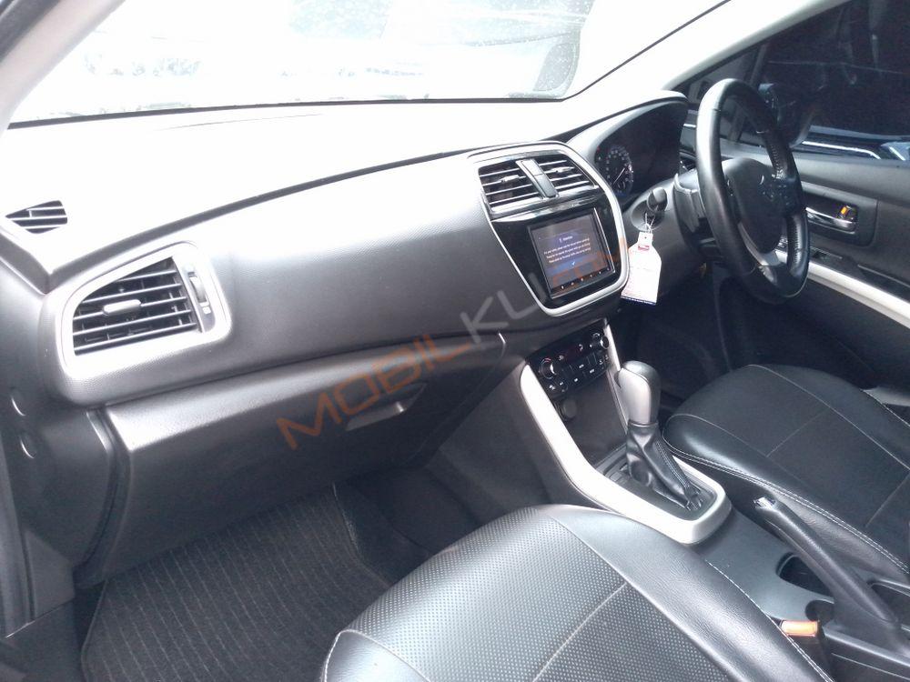 Mobil Suzuki SX4 2017