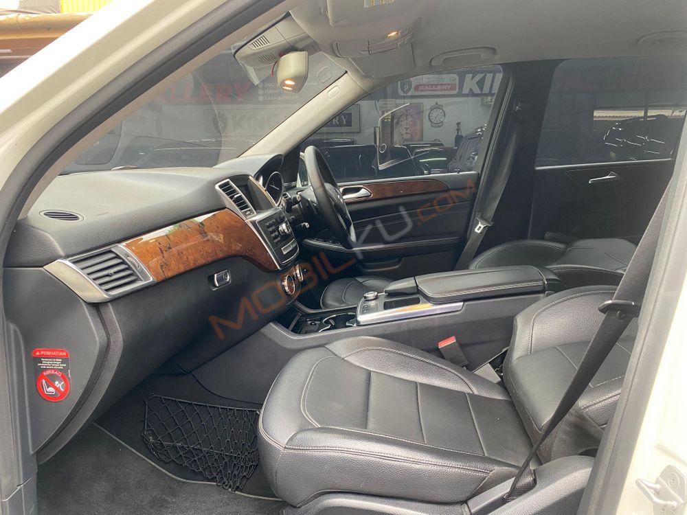 Mobil Mercedes-Benz ML 2013