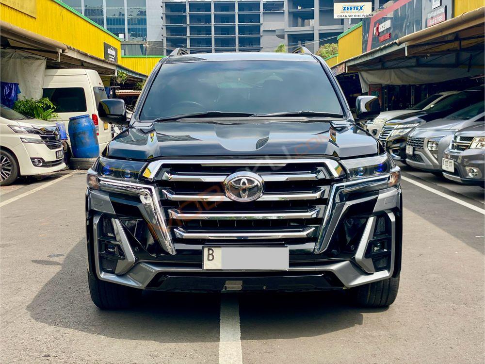 Mobil Toyota Land Cruiser 2008