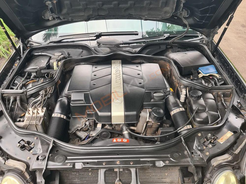 Mobil Mercedes-Benz E-Class 2005