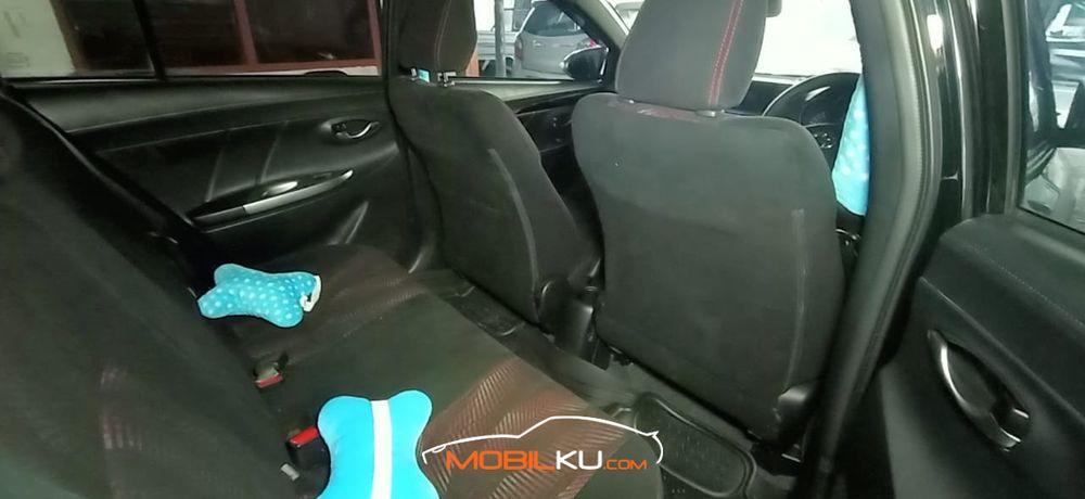 Mobil Toyota Yaris 2015