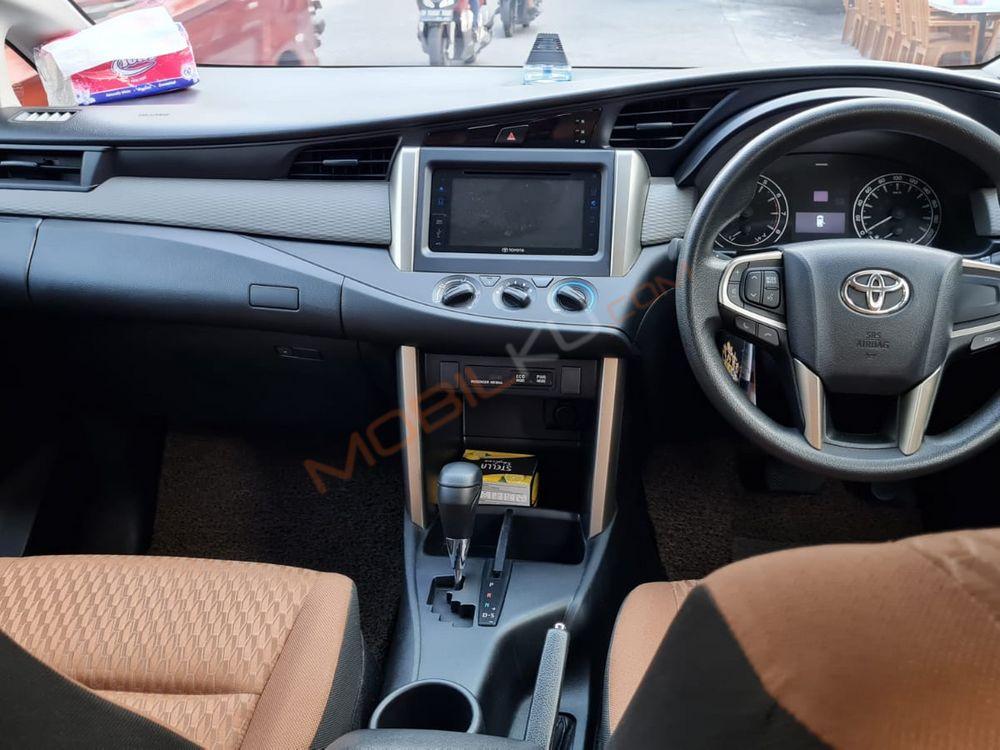 Mobil Toyota Kijang Innova 2017