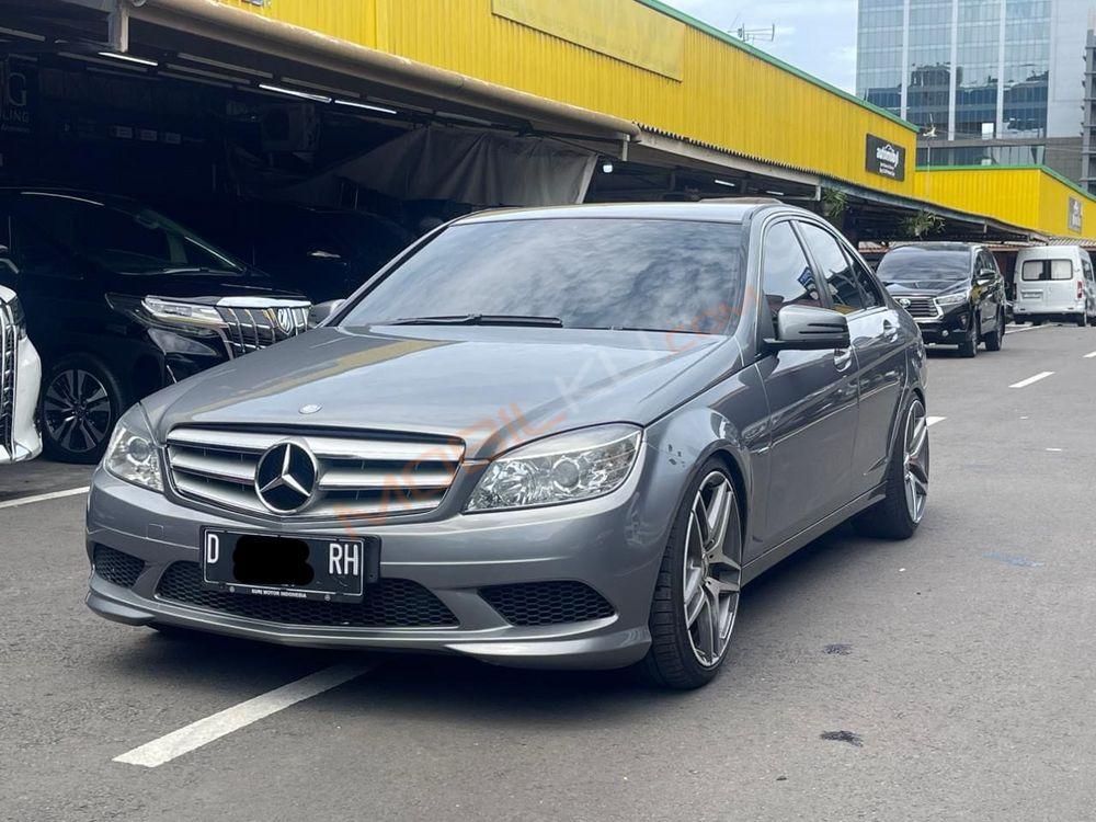 Mobil Mercedes-Benz C-Class 2011