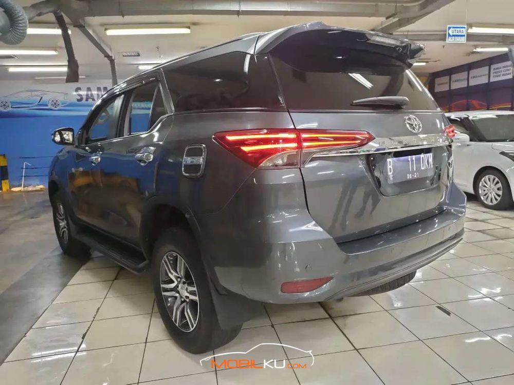 Mobil Toyota Fortuner 2016