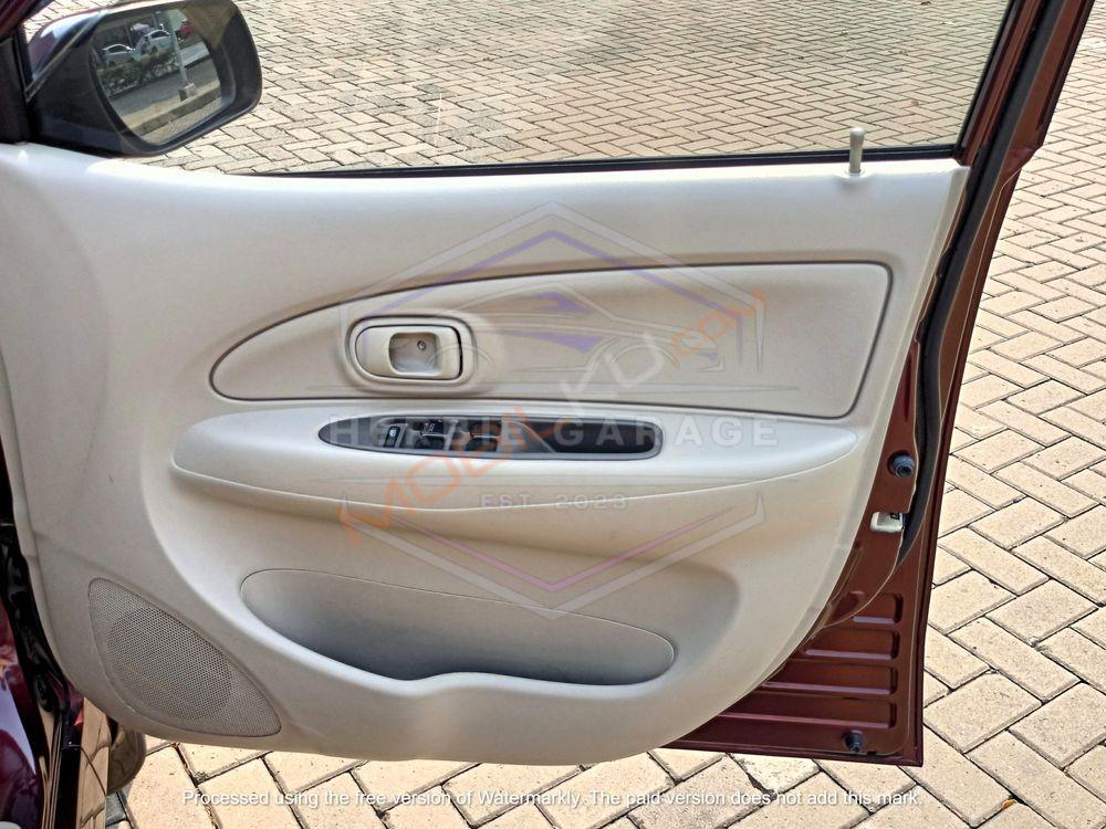 Mobil Daihatsu Xenia 2008