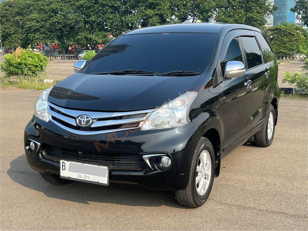 Mobil Toyota Avanza 2014