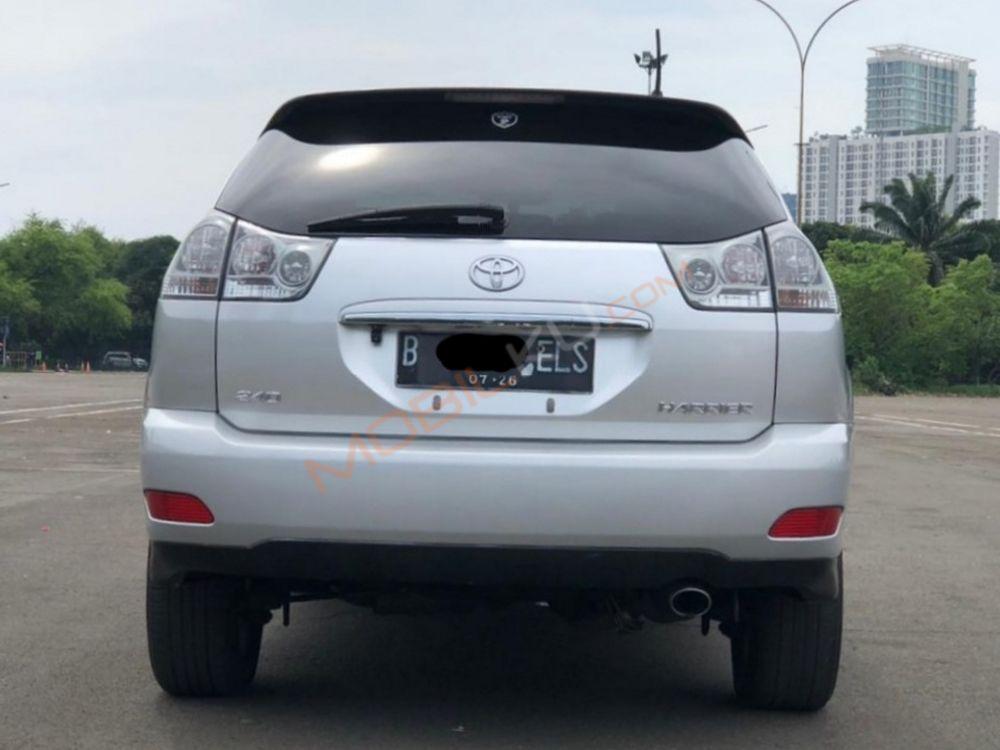 Mobil Toyota Harrier 2013