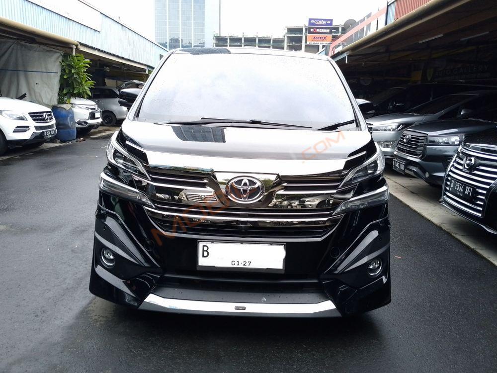 Mobil Toyota Vellfire 2016