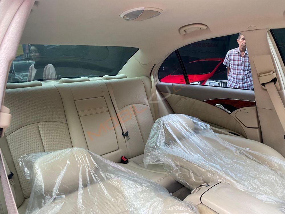 Mobil Mercedes-Benz E-Class 2006