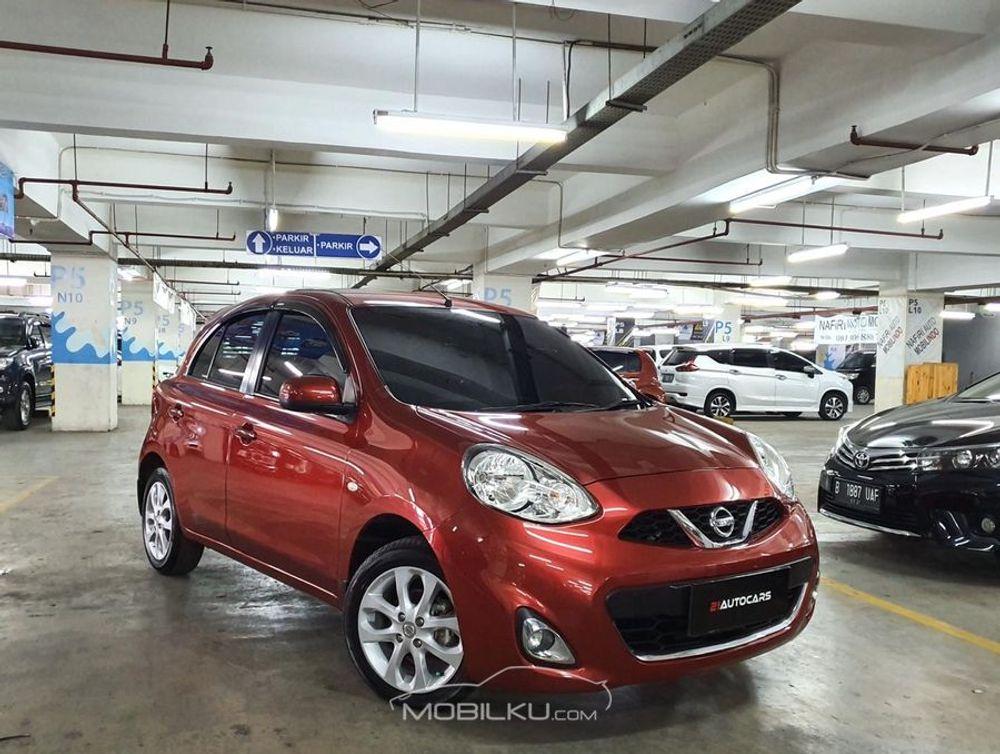 Mobil Nissan March 2016