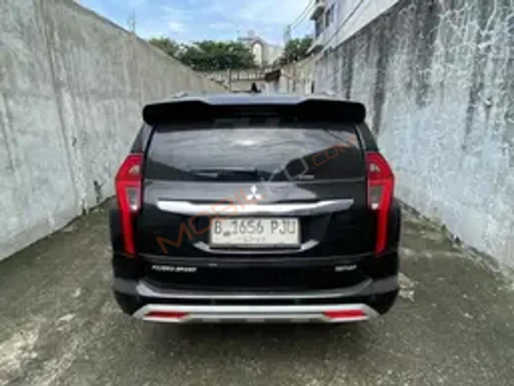 Mobil Mitsubishi Pajero Sport 2023