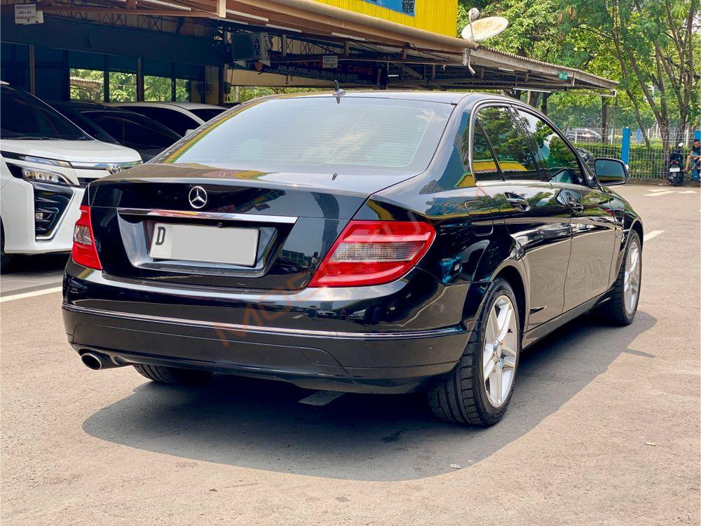 Mobil Mercedes-Benz C-Class 2008