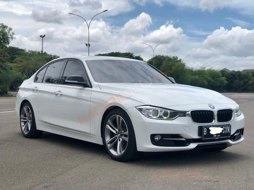 Mobil BMW 3 Series 2014