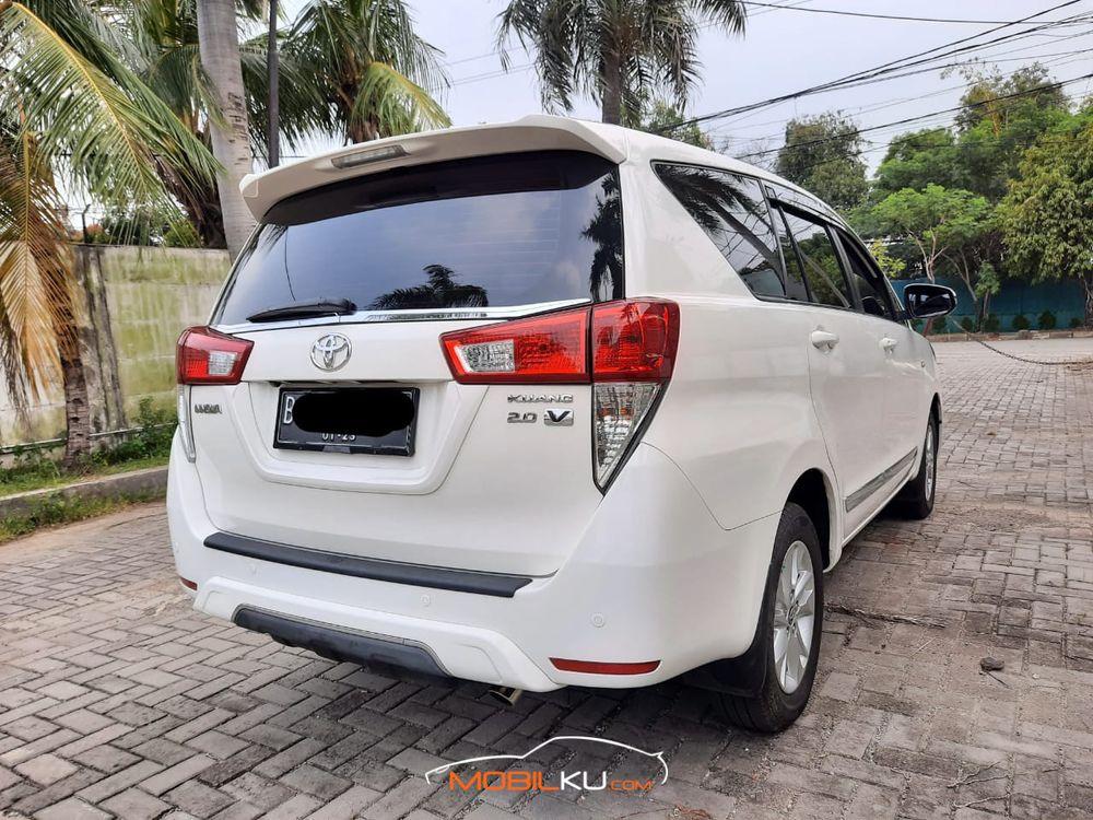 Mobil Toyota Kijang Innova 2017