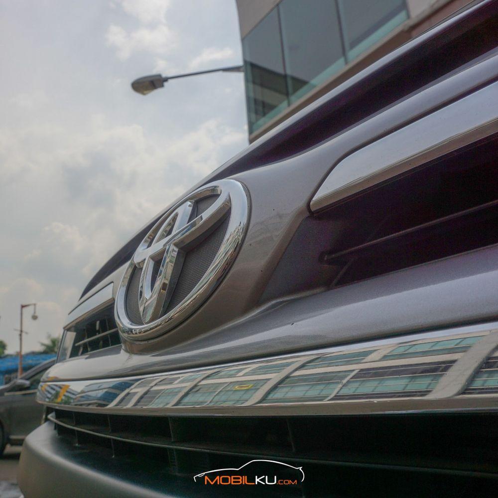 Mobil Toyota Kijang Innova 2019