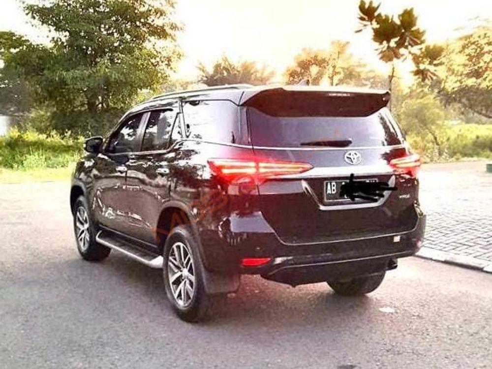 Mobil Toyota Fortuner 2016
